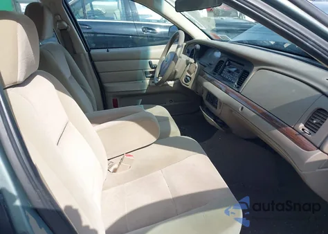 2005 Ford Crown Victoria Standard из США, поврежденный, VIN 2FAFP73W25X121741